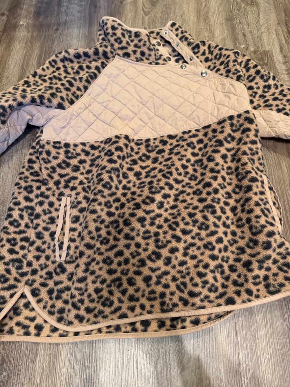 Abercrombie & Fitch Leopard Print Quilted Yoke Pullover - Beige & Black